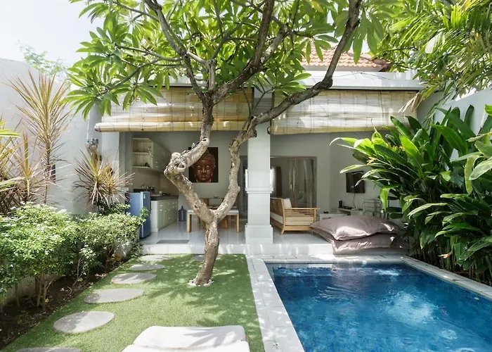 Villa Romantic With Private Pool In Legian