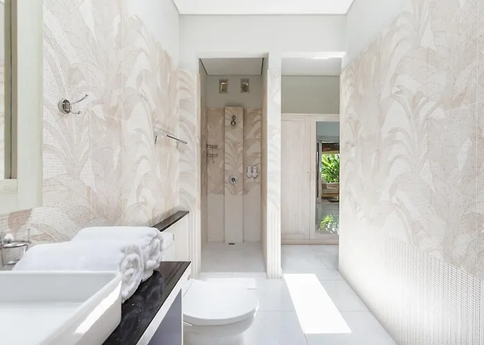 Villa Romantic With Private Pool In Legian