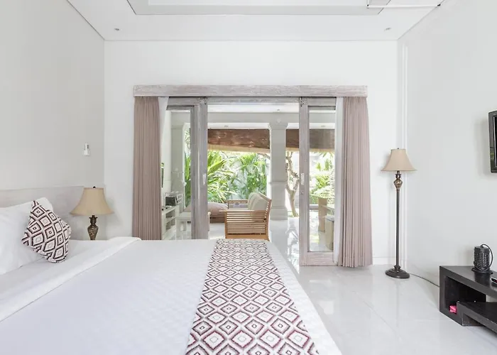 Villa Romantic With Private Pool In Legian